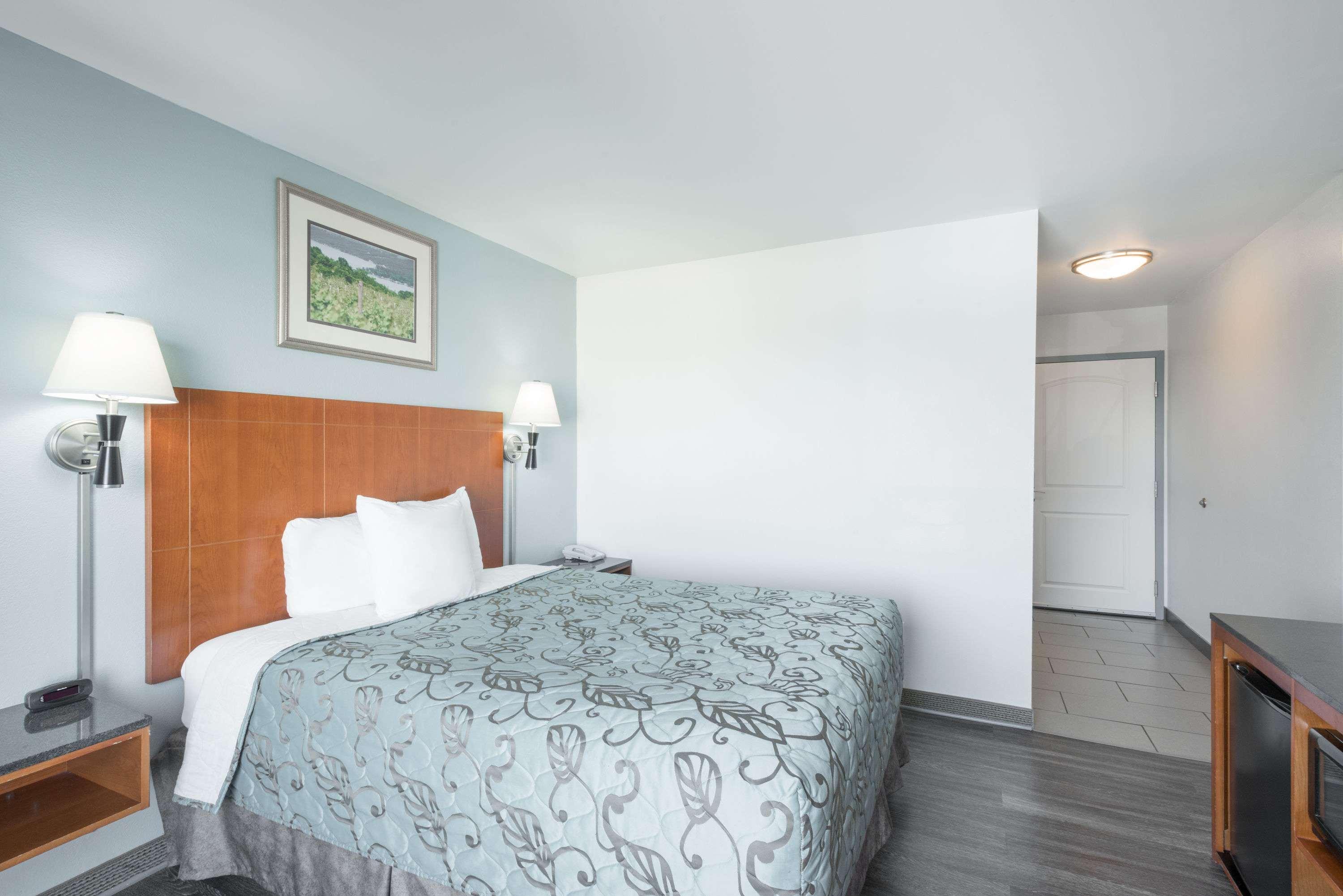 Days Inn By Wyndham Watertown Fort Drum Evans Mills Экстерьер фото