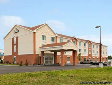 Days Inn By Wyndham Watertown Fort Drum Evans Mills Экстерьер фото